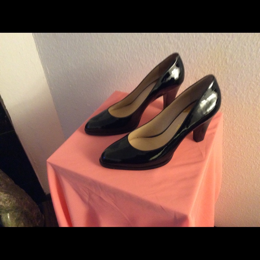 Cole Haan black patent leather pumps